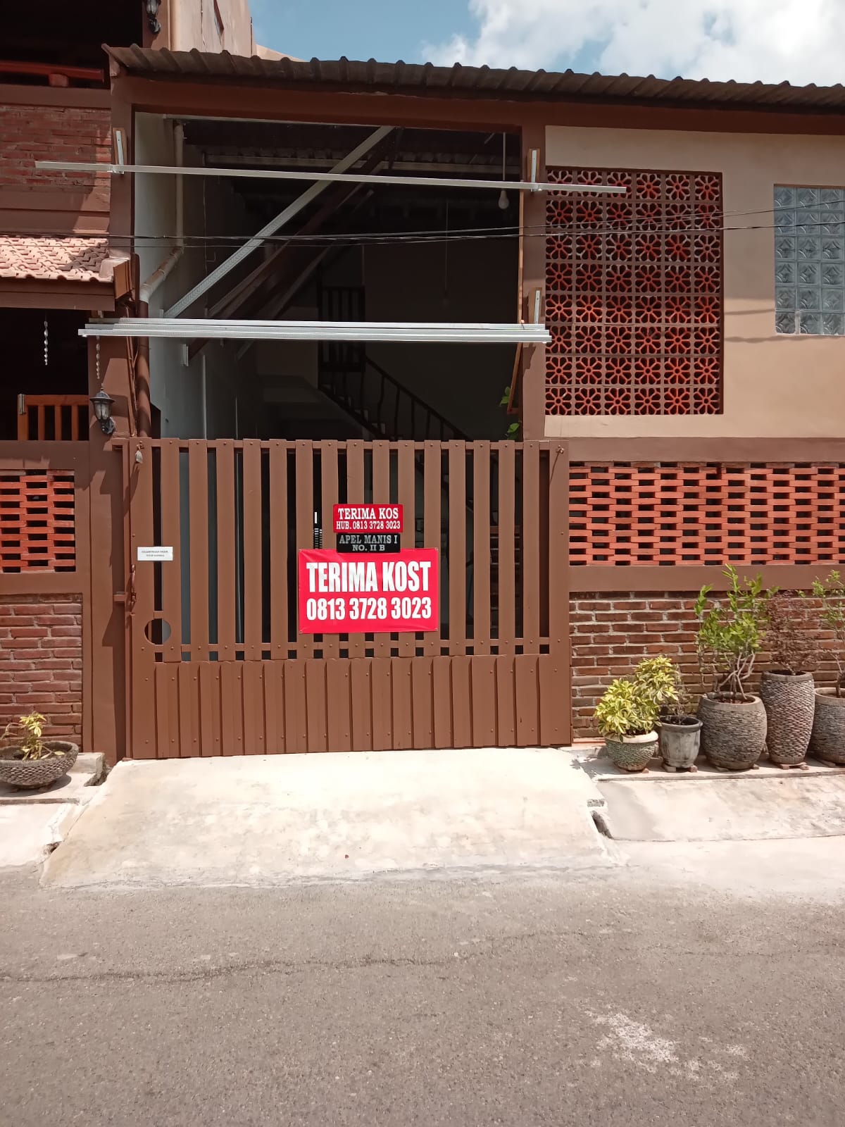 Apel Manis Kost